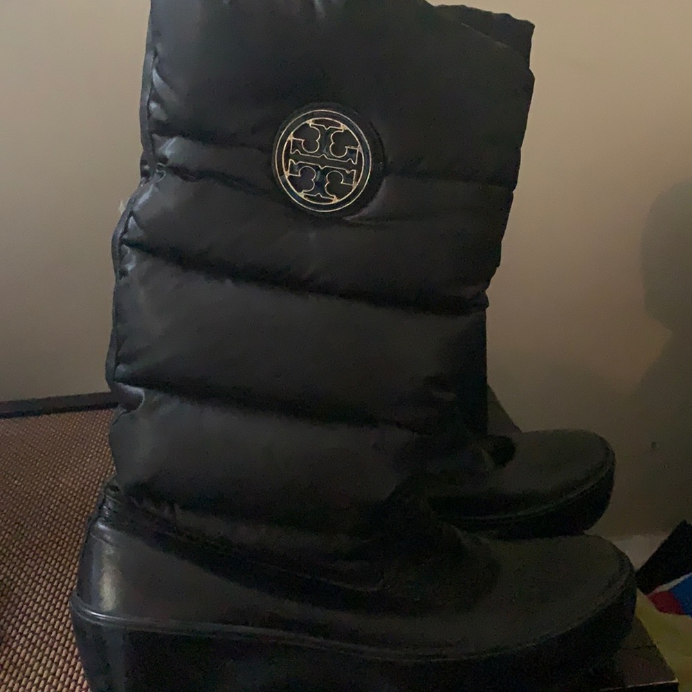Size 9 Tory Burch winter boots